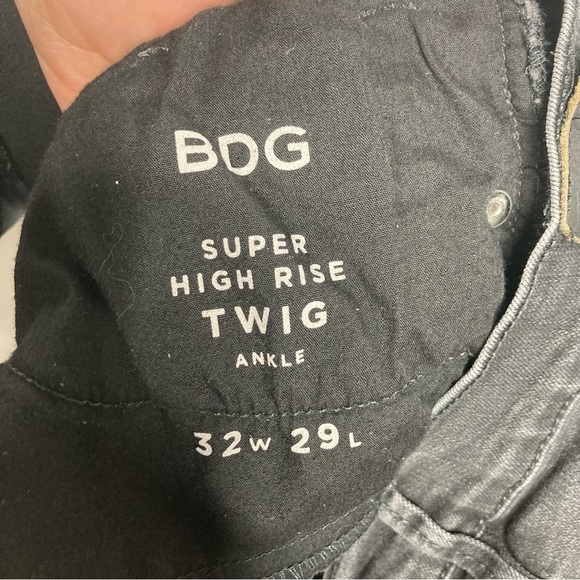 BDG super high rise twig ankle black jeans size 32 - Picture 9 of 9